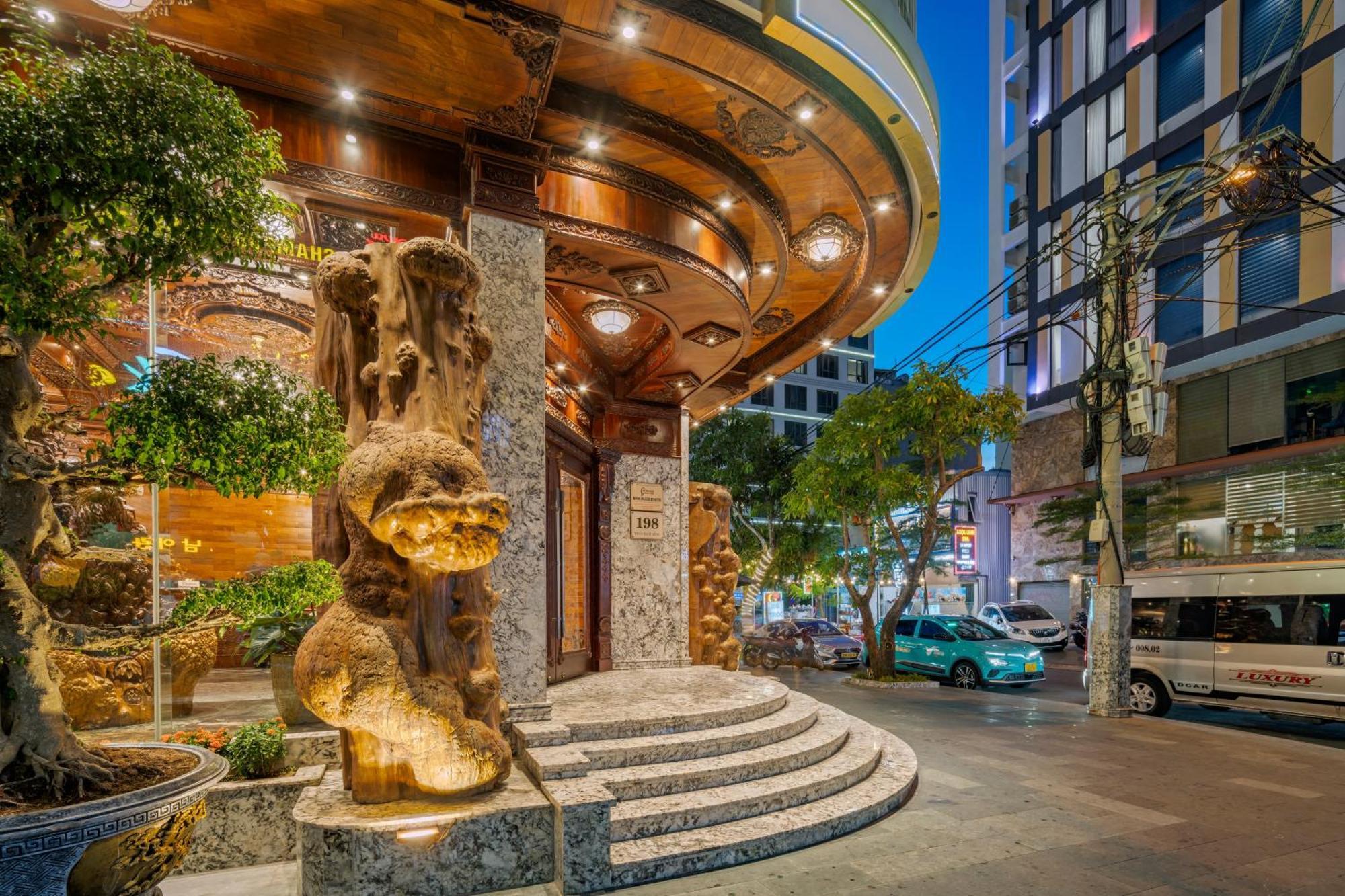 Monalisa Luxury Hotel Дананг Екстериор снимка