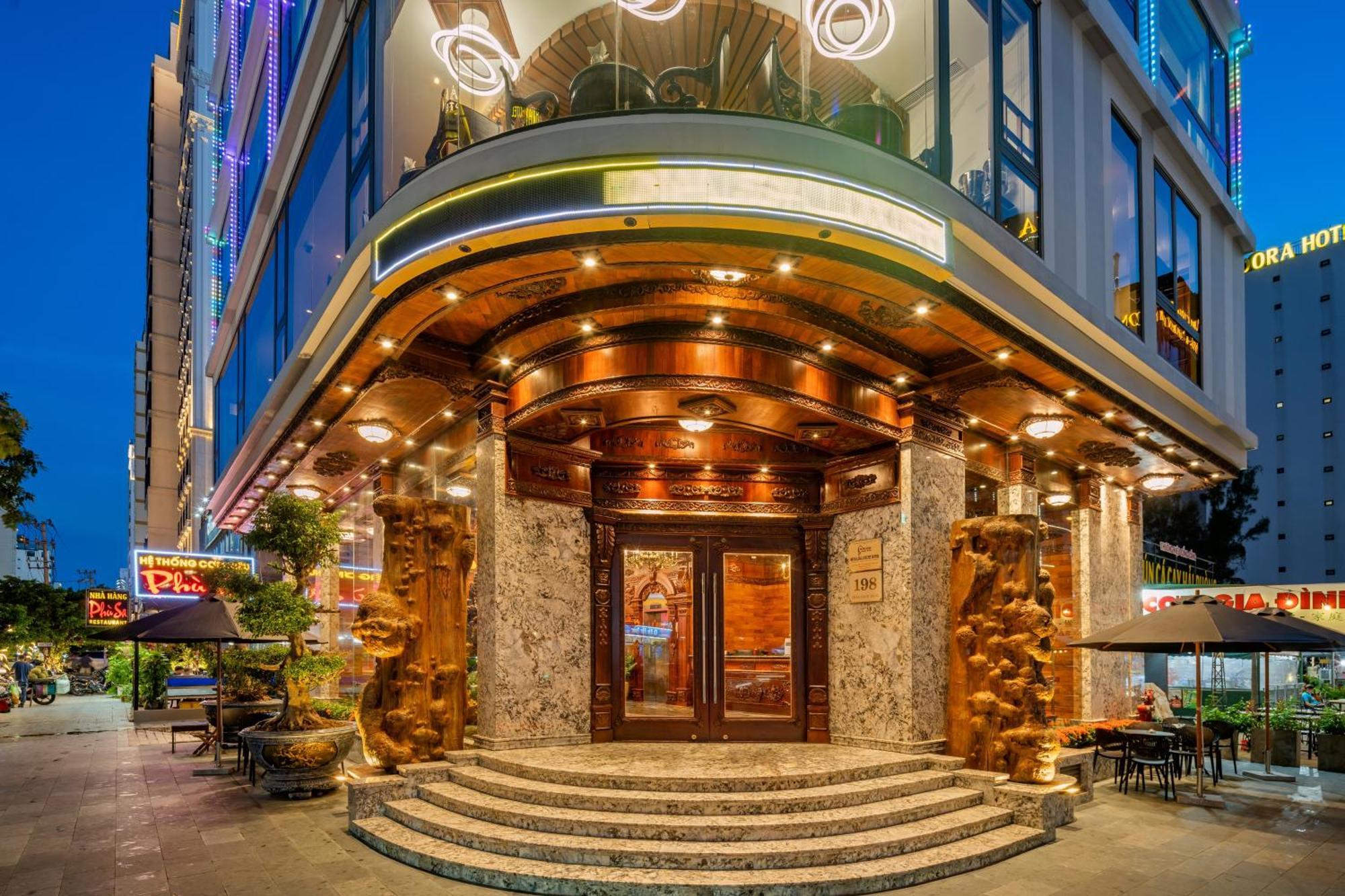 Monalisa Luxury Hotel Дананг Екстериор снимка