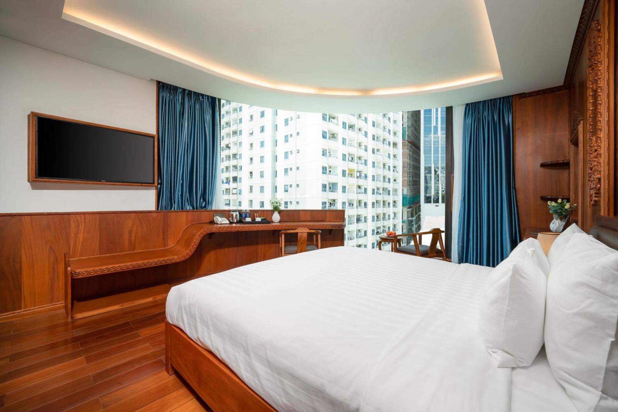Monalisa Luxury Hotel Дананг Екстериор снимка